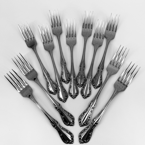 56 Pc. Oneida Stainless Profile St. Louis Silverware/Flatware Set - Picture 6 of 16